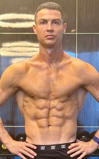 Cristiano Ronaldo, futbolista, 41 años: “Por las mañanas desayuno café con huevos y aguacate porque me aportan proteínas para construir mis músculos”
