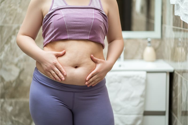 ¿Cuál es el ejercicio casero que permite eliminar la grasa abdominal? (Foto: Canva)