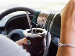 Adiós al mate: los lugares del país en los que te pueden multar por tomarlo mientras manejás