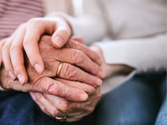 Cuando fallece el titular de una cuenta bancaria, ¿qué trámites se deben realizar para cancelarla?