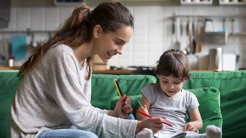 Cuánto cobrarán las niñeras y cuidadores de adultos en diciembre 2025