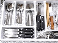 Poner a papel aluminio en el cajón de los cubiertos: para qué sirve y por qué lo recomiendan