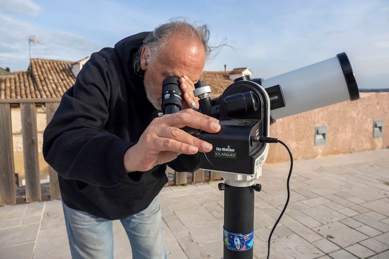 CUENCA, 28/04/2026.- A poco más de cien días para contemplar en España el primer eclipse solar total en más de un siglo, este martes se puede hacer en Cuenca un ensayo general para asegurar si el lugar elegido tendrá buena visibilidad el 12 de agosto. EFE/Álvaro del Olmo
