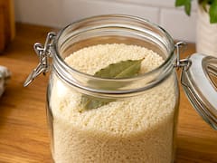 Colocar una hoja de laurel dentro del frasco de arroz: para qué sirve y por qué muchos lo recomiendan