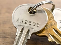 Qué significan los números grabados en las llaves y cuál es su función