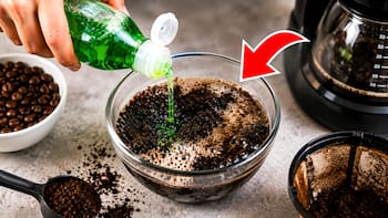Mezclar café usado con detergente lavavajillas: para qué sirve y por qué muchos lo recomiendan
