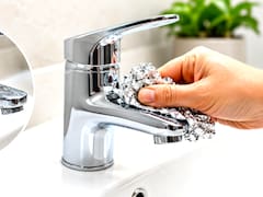 Frotar papel aluminio sobre la grifería: por qué lo recomiendan y para qué sirve