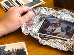 Envolver las fotografías en papel de aluminio: por qué recomiendan tanto hacerlo y para qué sirve
