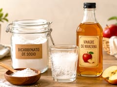 Mezclar bicarbonato de sodio con vinagre de manzana: por qué lo recomiendan y para qué sirve