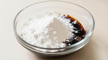 Mezclar bicarbonato de sodio con té negro: por qué lo recomiendan y para qué sirve