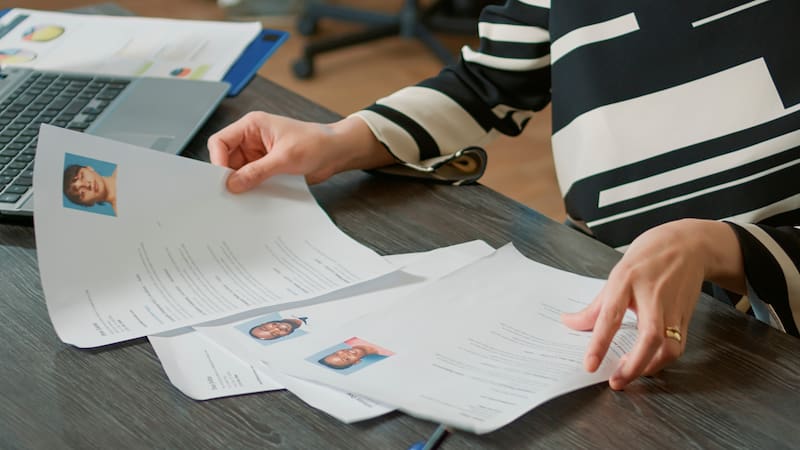 Cómo optimizar tu CV para superar los filtros de inteligencia artificial y destacar en las búsquedas de empleo. (Imagen: Archivo).