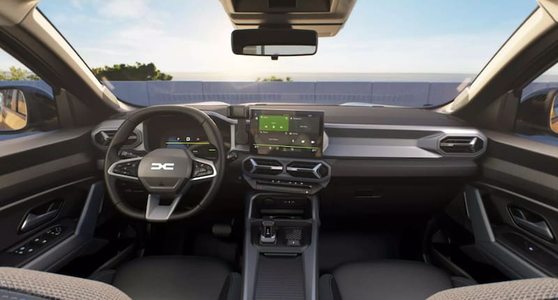 Llega el nuevo modelo de Dacia: se trata de un SUV híbrido nominado a coche finalista del año 2026.