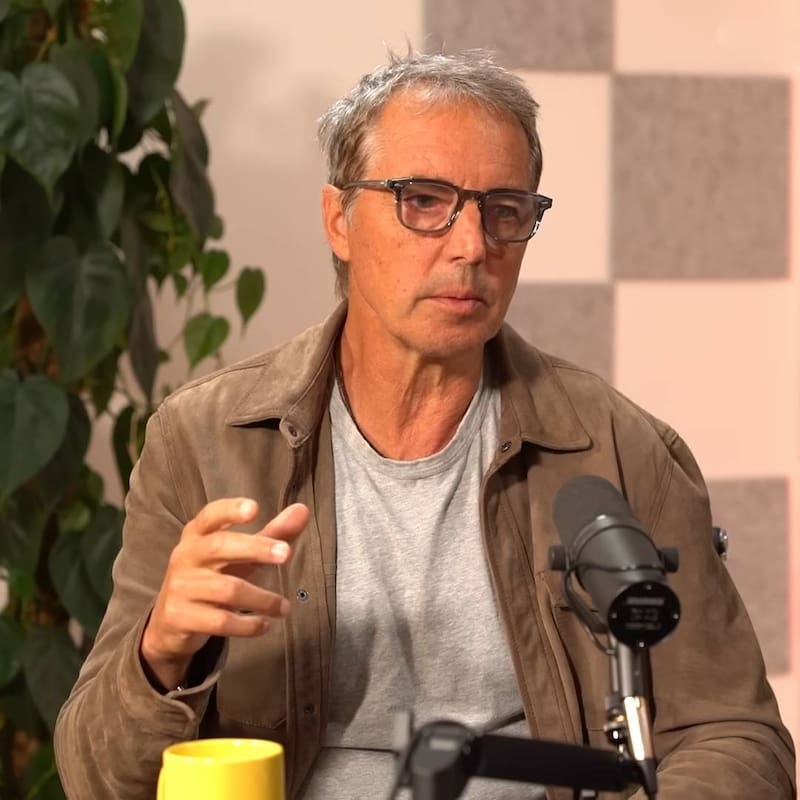 Dan Buettner lleva dos décadas estudiando por qué algunas poblaciones superan los 100 años con buena salud.