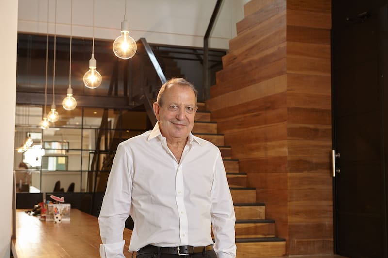 "¿Qué es lo que hace que esté hoy acá siguiendo para adelante y buscando cómo mejorar y aportar en el mundo de las ideas? Pienso que el mundo de las ideas hoy es mejor que antes. El pasado estuvo muy bueno, pero el mejor momento para ser creativo es hoy", señaló Straschnoy al agradecer el reconocimiento.