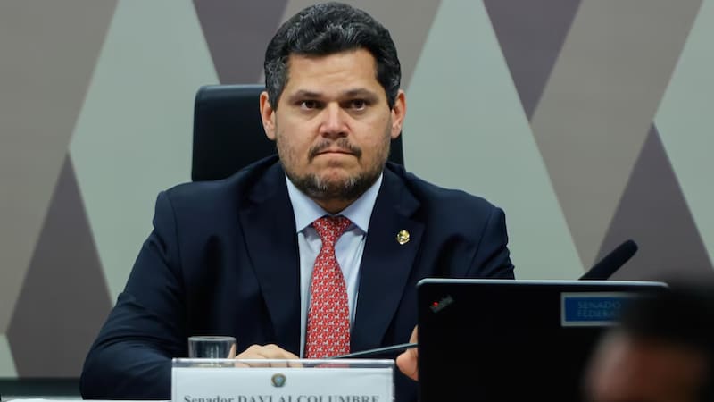 El líder del Senado, Davi Alcolumbre, hizo un llamado a la paz, independientemente del resultado electoral.