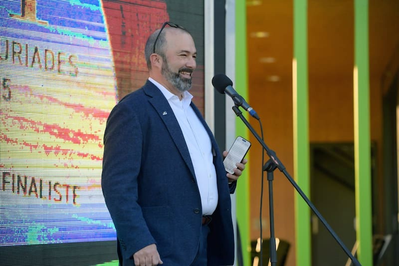 David Salerno aprendió desde temprano que el conocimiento solo se vuelve útil si se transmite con intención.