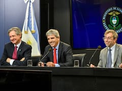 Programa financiero: Caputo detalló cómo cumplirá con la deuda de más u$s 50.000 millones