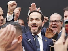 De la Espriella dice que recibe una Colombia “bajo presión” y Petro defiende su gestión antes del cambio de Gobierno