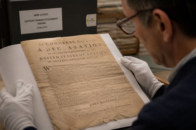 El hallazgo fue calificado como “un descubrimiento extraordinario” porque “es un ejemplar de la Declaración de Independencia extremadamente raro. (Foto: imagen ilustrativa creada con IA)