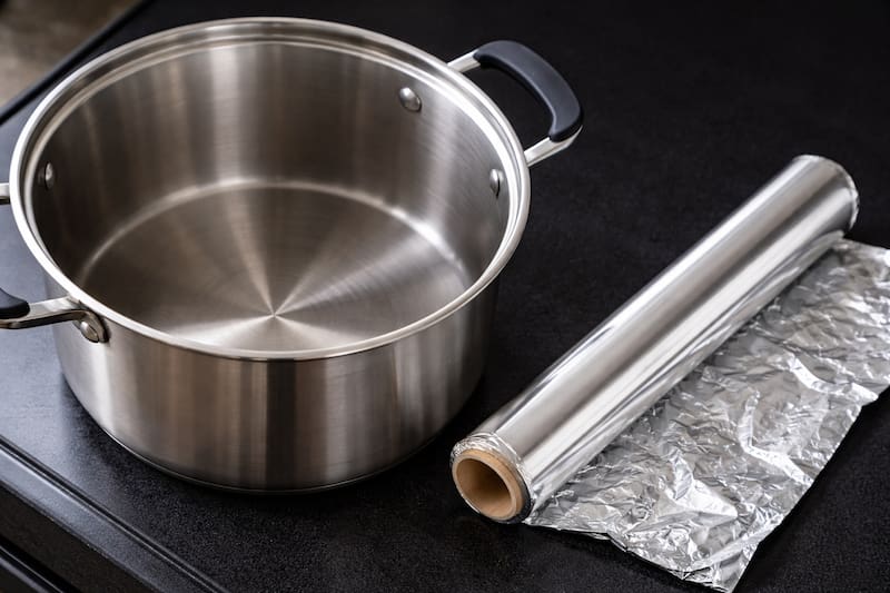 Dejá las ollas como nuevas y eliminá la grasa y el óxido para siempre: el truco con papel aluminio que es súper efectivo
Fuente: IA