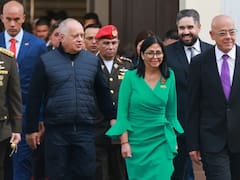 El vestido de alta moda italiana que uso Delcy Rodríguez al jurar como presidenta de Venezuela: cuesta más de USD 800