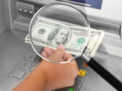 Comunicado clave del IRS | Revisarán y castigarán a todas las personas que retiren más de esta cantidad de dinero de los cajeros automáticos sin excepción