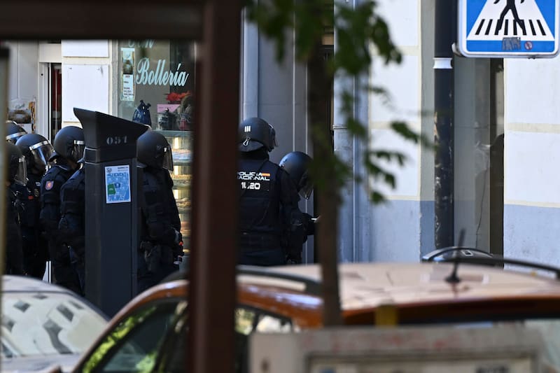 La presidenta madrileña ha insistido en que el desahucio de Maricarmen fue ejecutado por la Policía Nacional a partir de una orden judicial.