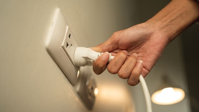 El electrodoméstico que sí o sí hay que desenchufar durante las tormentas eléctricas para evitar daños