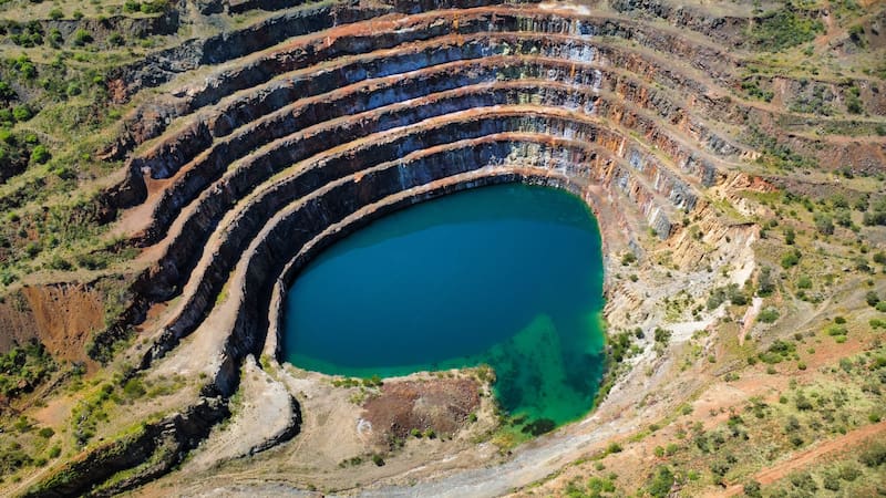 Descubren bacterias que transforman el uranio radiactivo en un mineral estable