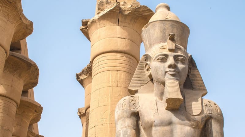 Descubrimiento del año en Egipto: encontraron una estatua de hace 3000 años que perteneció a un mítico faraón que reescribe la historia