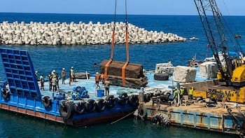 Hallazgo histórico | Arqueólogos recuperan del fondo del mar una de las 7 maravillas del mundo