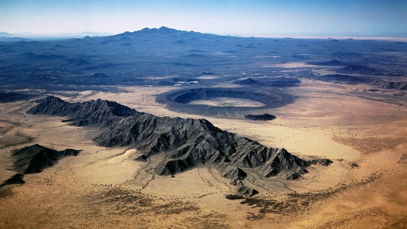 Desde el espacio se ve una mancha negra en el desierto de Sonora; en la tierra encuentran ríos de lava, cuevas subterráneas y sitios sagrados