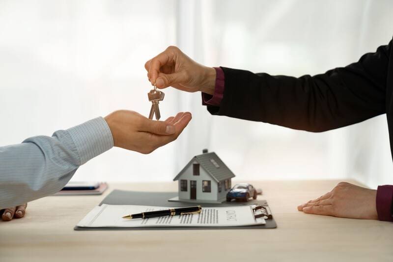 Desde el jueves, los alquileres y las prepagas percibirán una suba que impactará de forma directa en los bolsillos de los argentinos. (Foto: Shutterstock)
