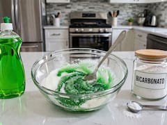 Mezclar detergente con bicarbonato de sodio y azúcar | Para qué sirve y por qué lo recomiendan