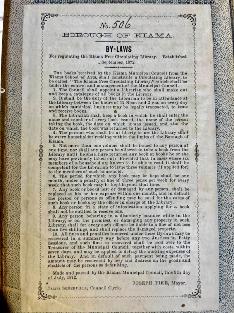 Devuelven a una biblioteca de Australia un libro con 150 años de retraso.