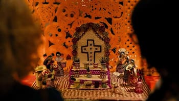 La Casa de América de Madrid rinde homenaje al exilio republicano español con un altar de muertos interactivo
