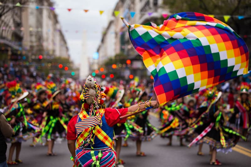 En noviembre de 2010 se modificó la titulación oficial de la fecha por la de “Día del Respeto a la Diversidad Cultural”.