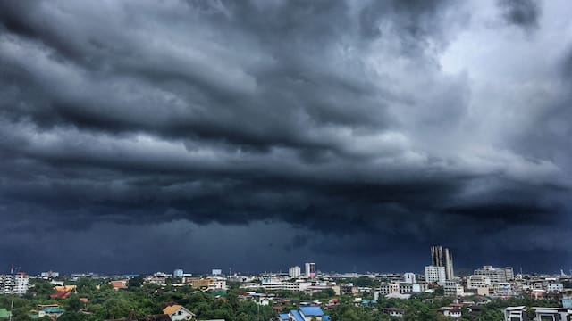 Se viene un “diluvio histórico” que partirá el cielo en dos y traerá temperaturas nunca antes vistas: las zonas en alerta por tormentas y ráfagas de viento
