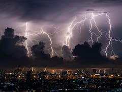 Se acerca el diluvio eléctrico del siglo: advierten por la llegada masiva de tormentas, caída de granizo grande y ráfagas de viento de hasta 113 k/ph