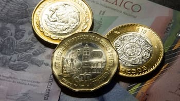 El peso mexicano apunta a 17.60 por dólar ante mayor liquidez de la Fed