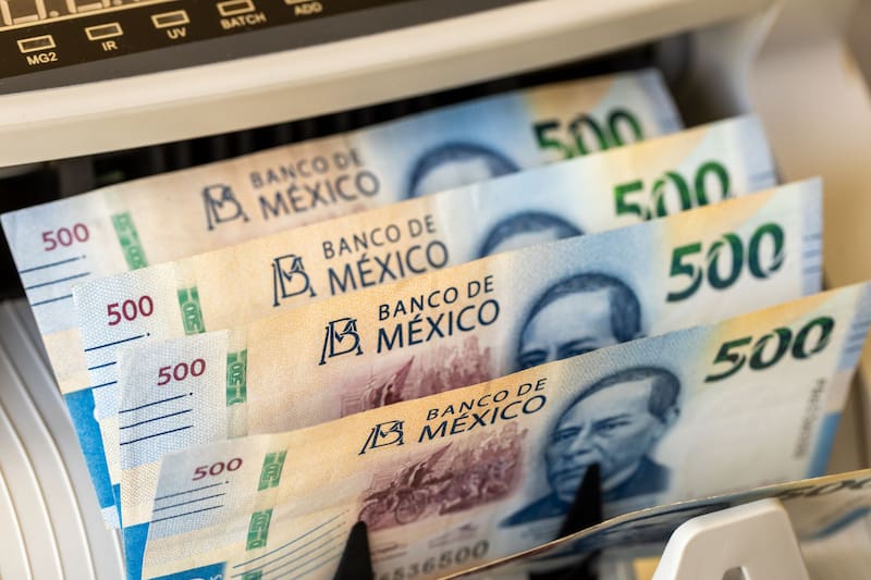 A partir de esta fecha exigirán identificación para retirar o depositar dinero en efectivo en todos los bancos de México