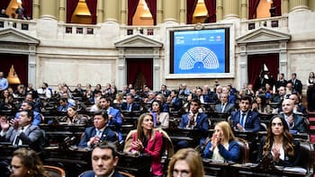 Milei va por Glaciares y la oposición contraataca con Adorni: sesión al rojo vivo