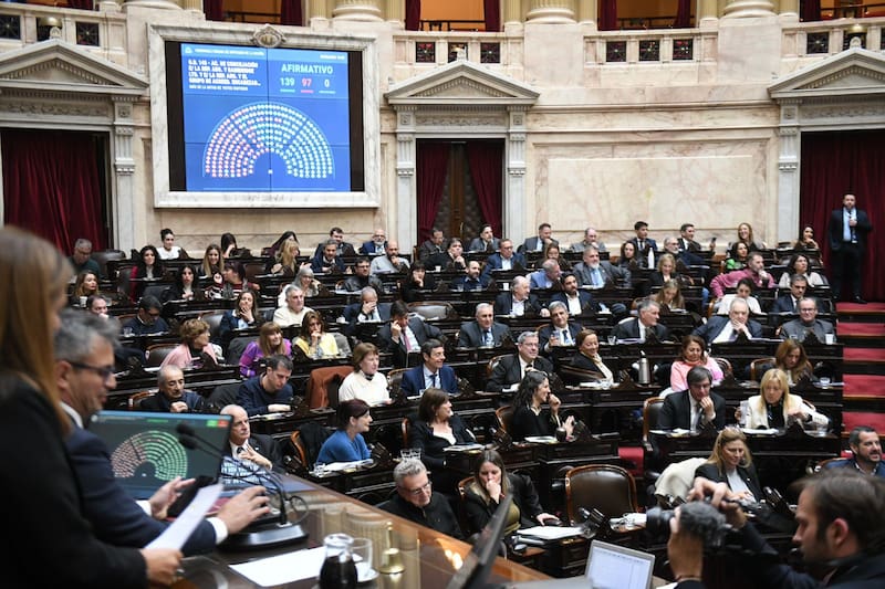La diferencia entre el sueldo de senadores y diputados pasó a ser significativa.