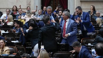 Tras una sesión caliente, Diputados aprobó la reforma laboral y pasa a recta final en el Senado