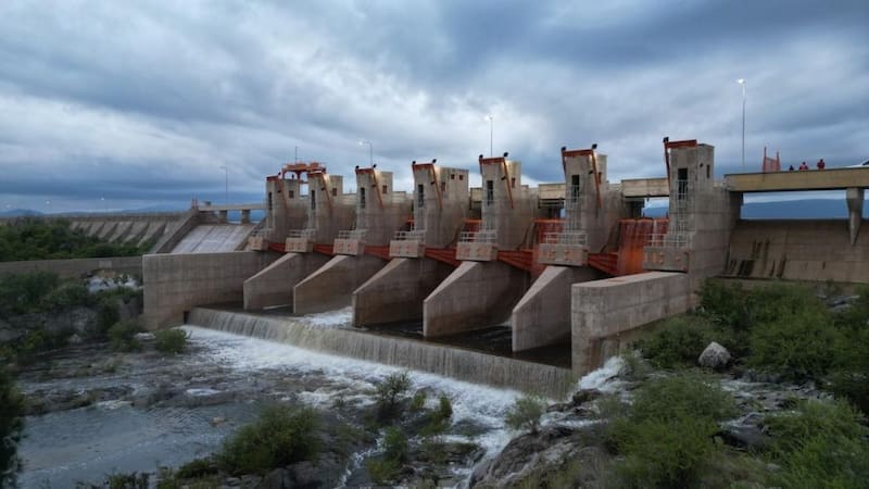 Esta represa se ubica en Córdoba, Argentina y es de las más grandes de la región.