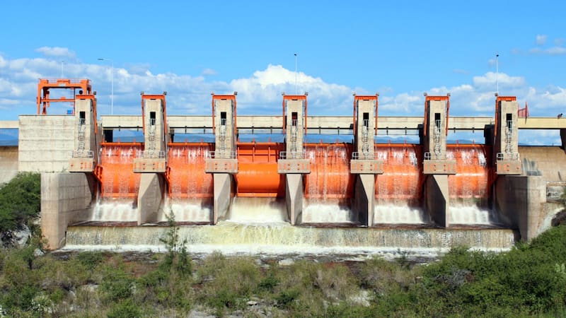 Esta represa tiene la pared más grande de la región.