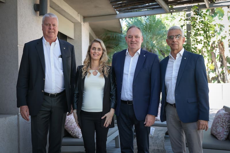 Christopher Podgorski (CEO de Scania Latin America), Corina Di Lella (gerente de Recursos Humanos), Sebastián Figueroa, (CEO de Scania Argentina) y Dante Gonella (Director industrial)