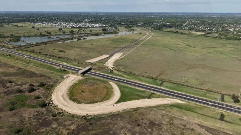 El nuevo Distribuidor Vial City Bell mejorará las condiciones de tránsito de la zona norte del partido de La Plata. Foto (AUBASA)