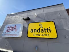 Oxxo abre su primer punto Ditsch en Texas y amplía su estrategia de alianzas