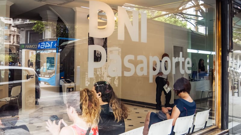 El trámite debe hacerse en las oficinas del Renaper.